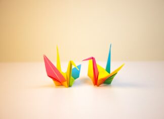 Die Ästhetik des Origami: Papierfalten als Meditation