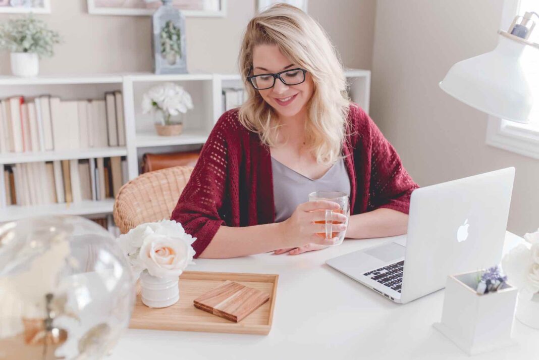 Vom Sofa zum Star- Homeoffice-Outfits, die begeistern Vom Sofa zum Star: Homeoffice-Outfits, die begeistern!