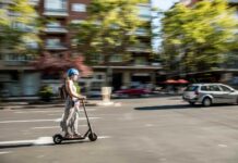 Stilvoll und legal durch die Stadt rollen: E-Scooter mit Straßenzulassung